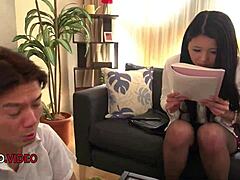 办公室亚洲JAV妹激情手撸吹日本鸡巴