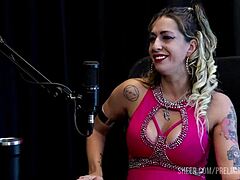 Julia Fontanellis与Bia Hot第二部最热前戏播客透视红内衣挑逗