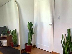 试过橡皮筋瑜伽跟纹身健身辣妹吗？