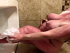 pregnant pawg bunnieandthedude invites you to her horny bath time 👅🛁💦